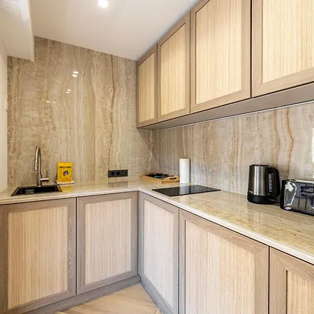2 Ferrie - Beautifully Renovated 50 M From Croisette Cannes
